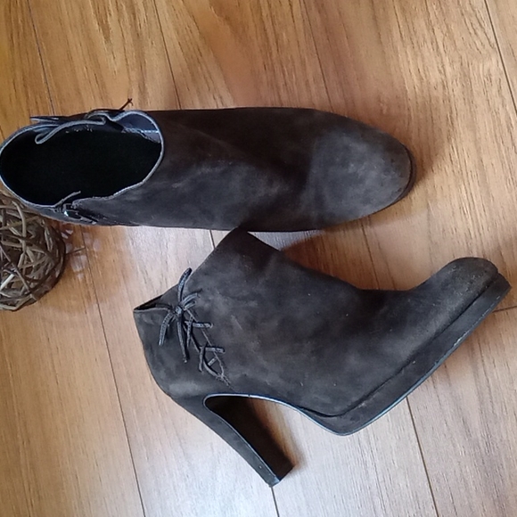 Bandolino Shoes - Bandolino | Trendy Dark Brown Ankle Heeled Boots